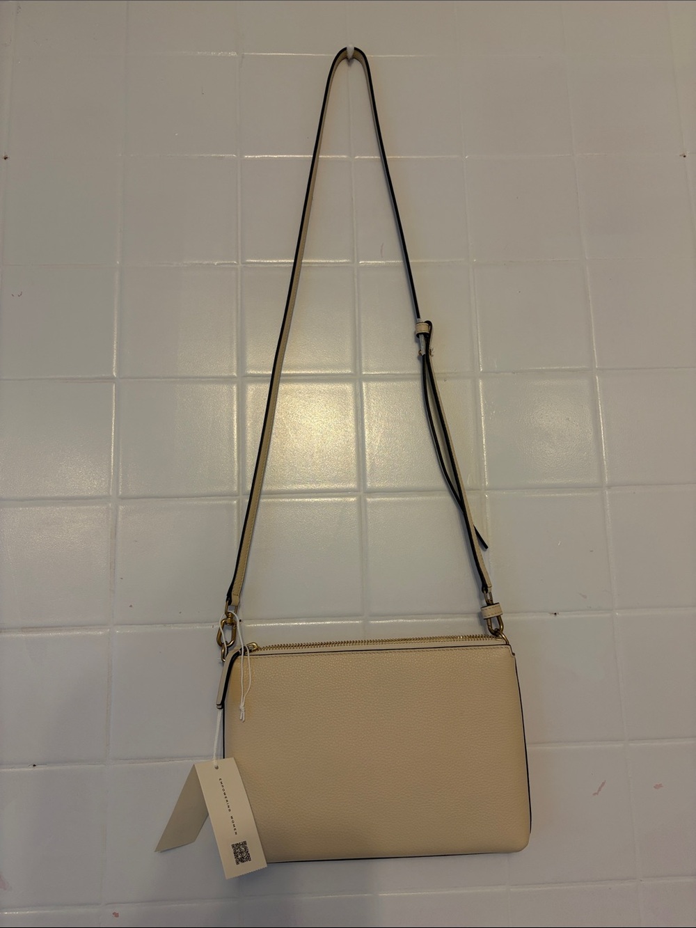 Tory Burch Beige Pebbled Leather Crossbody with Gold Logo - Picture 2 of 7